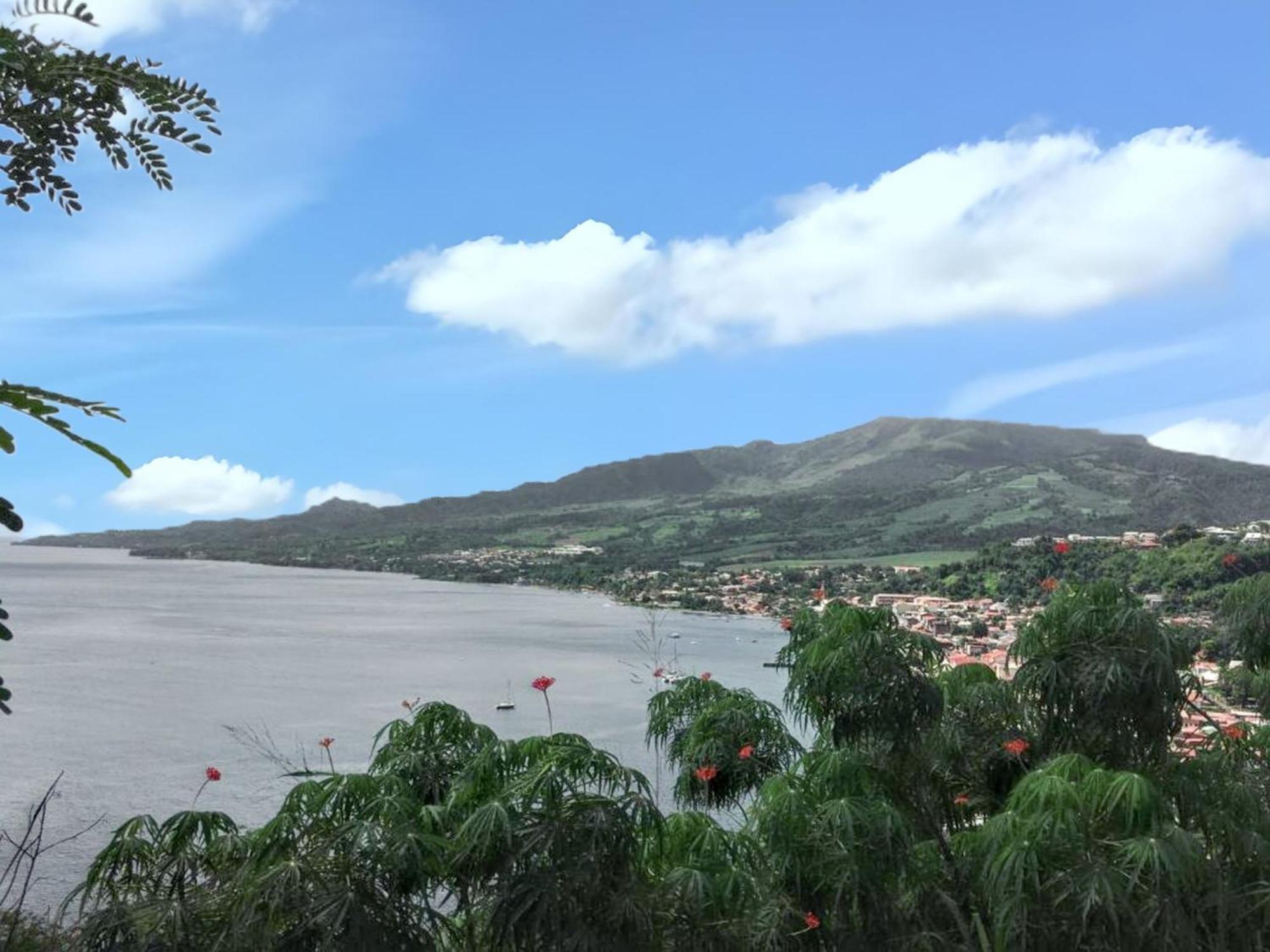 Maison De Charme A Saint-Pierre Avec Vue Sur Mer Et Montagne Kültér fotó