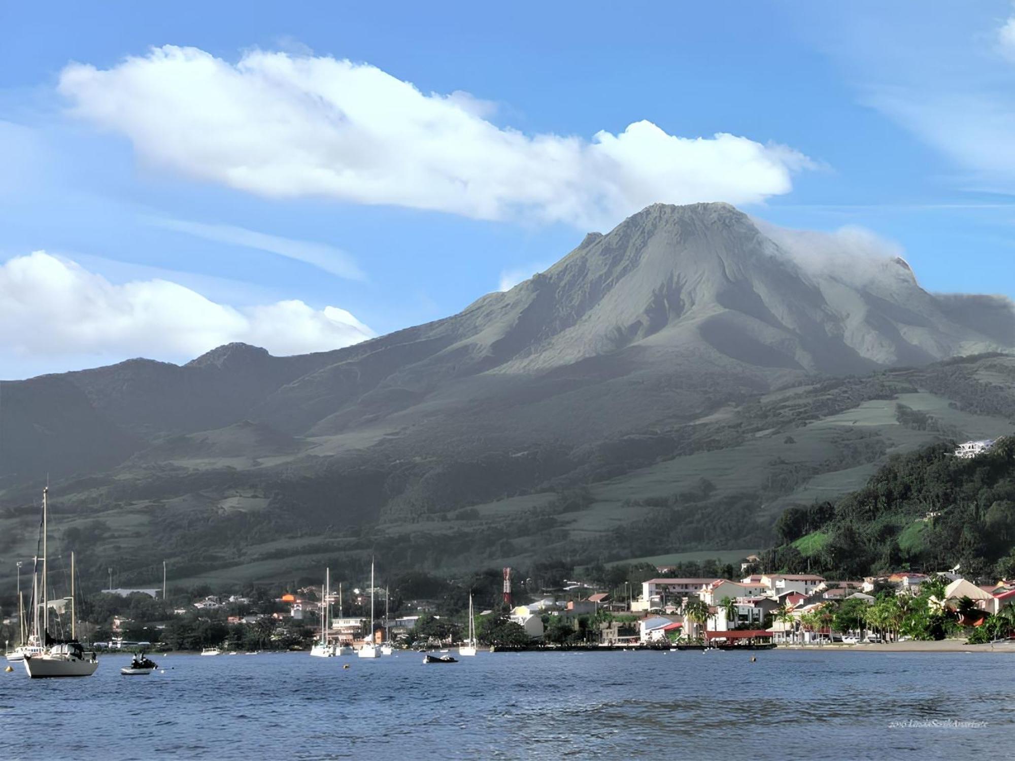Maison De Charme A Saint-Pierre Avec Vue Sur Mer Et Montagne Kültér fotó